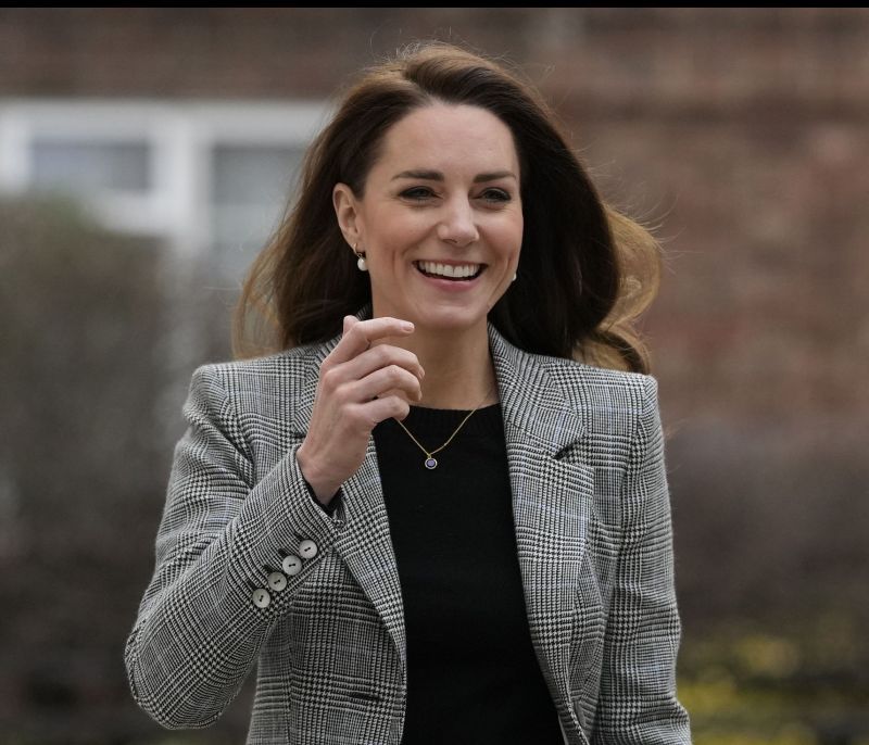 Do It Like Kate: Η Δούκισσα κάνει την πιο chic πρόταση για office look