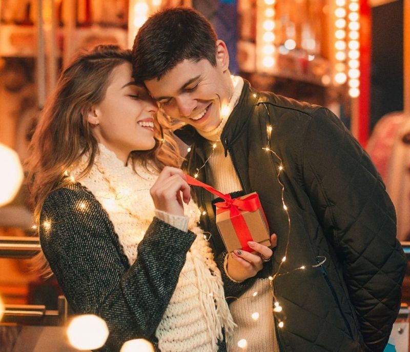 Valentine's Day: Δώρα για εκείνον και εκείνη που θα «κλέψουν» καρδιές