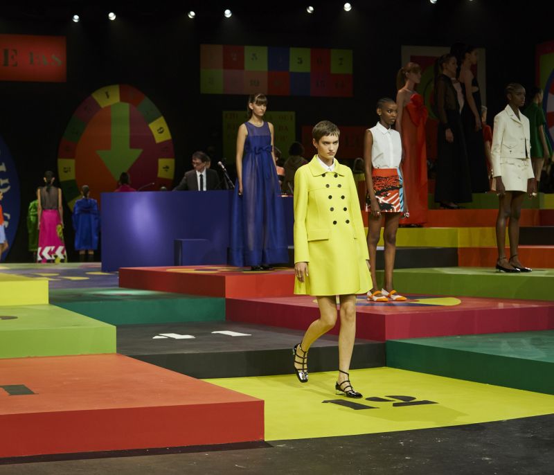Ο γαλλικός όμιλος μόδας LVMH στο πλευρό της Ουκρανίας με μια δωρεά 5 εκατομμυρίων ευρώ