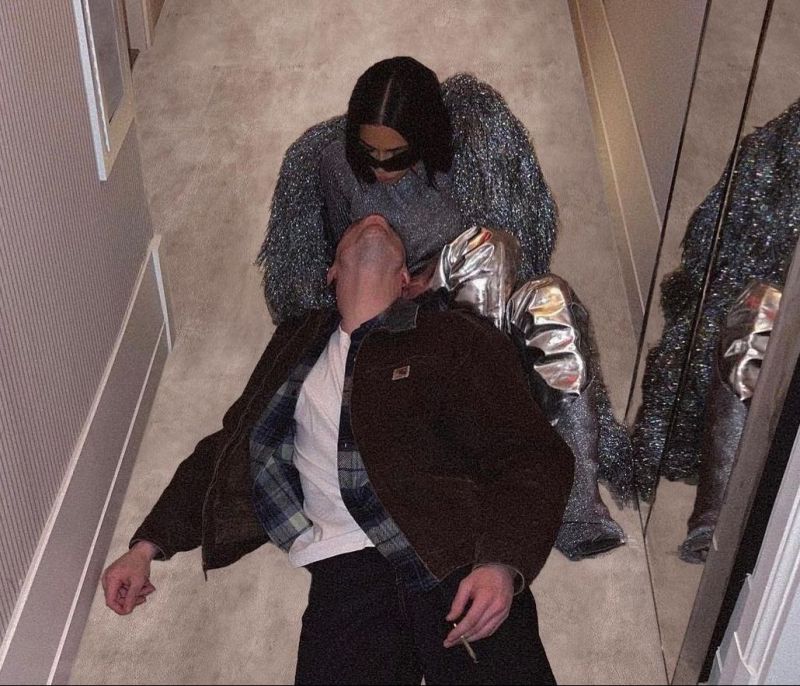 Η Kim Kardashian έγινε Instagram official με τον Pete Davidson και μας θύμισε την Jlo