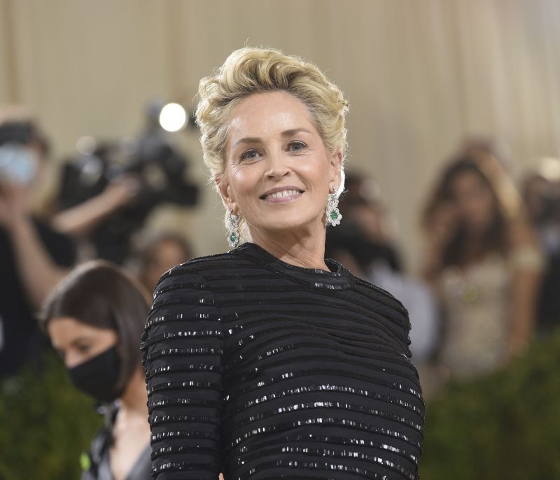 Η Sharon Stone θα παίξει τη βασική villain στη νέα ταινία της DC