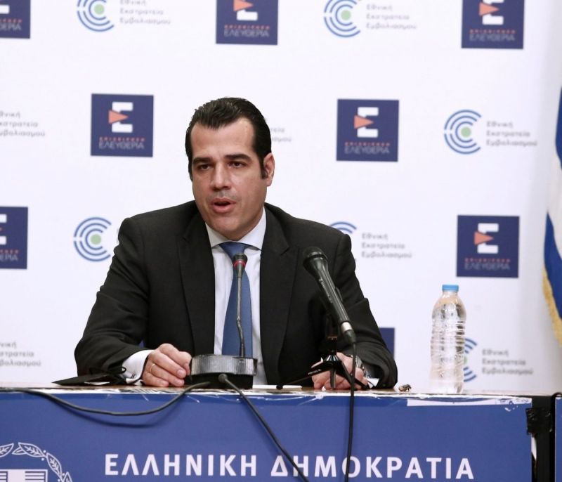 Πλεύρης: Τέλος οι μάσκες στους κλειστούς χώρους και για τους εργαζόμενους