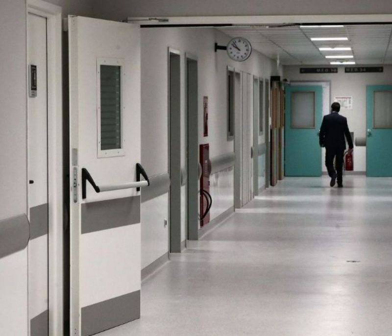Οι γιατροί έχουν λιγότερη ενσυναίσθηση για τη διαχείριση του πόνου στις νυχτερινές βάρδιες - μελέτη