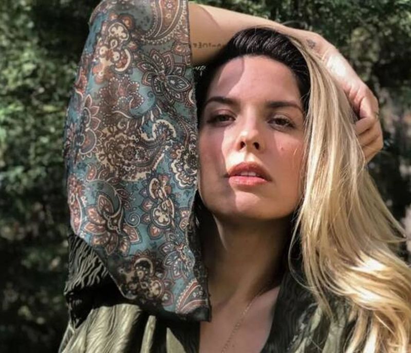 Γαστεράτου: Ο γιος της τραγουδάει «Ο Γιώργος είναι πονηρός» και μας φτιάχνει την διάθεση