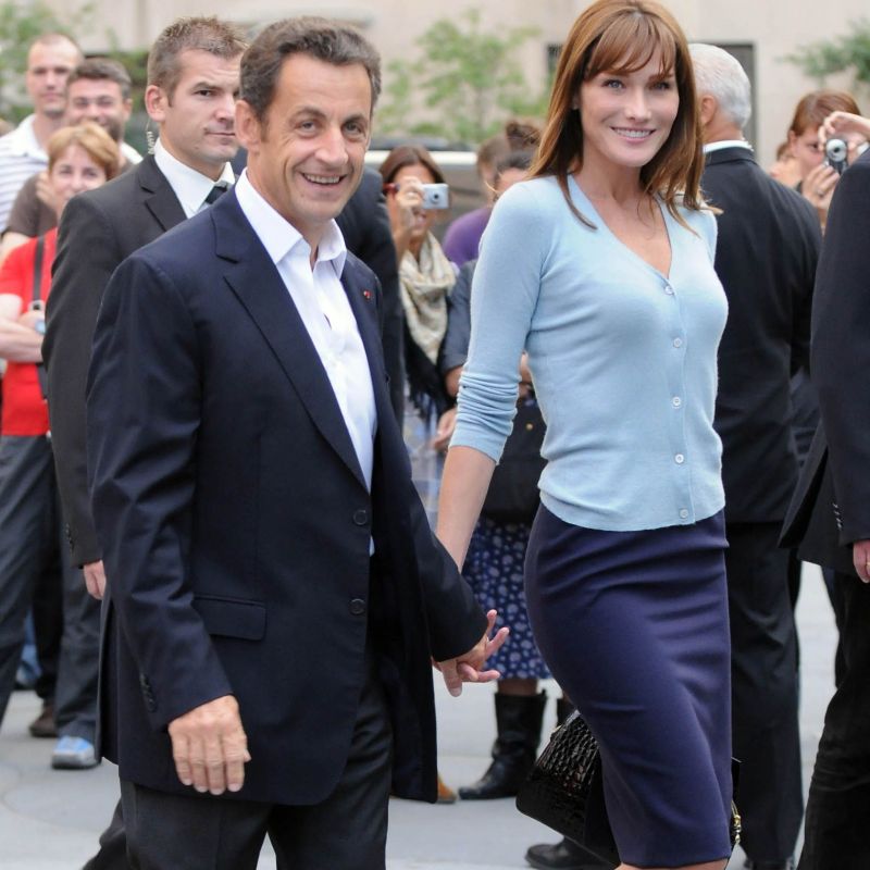 C’est vrais, τελικά. Η Carla Bruni είναι έγκυος.