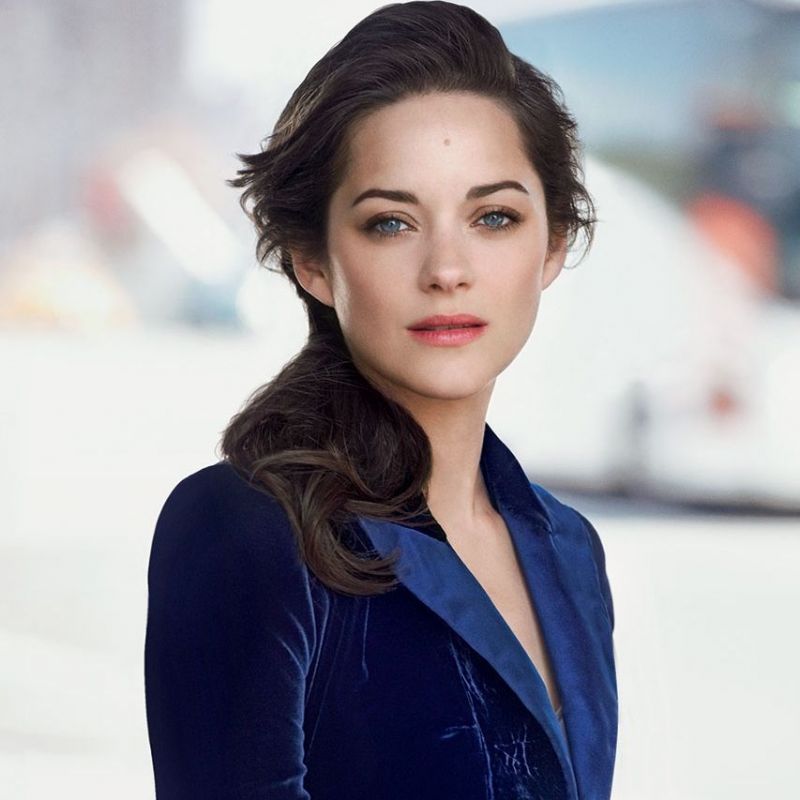 Δεν έχουμε ξαναδεί ποτέ τη Marion Cotillard τόσο ξανθιά!