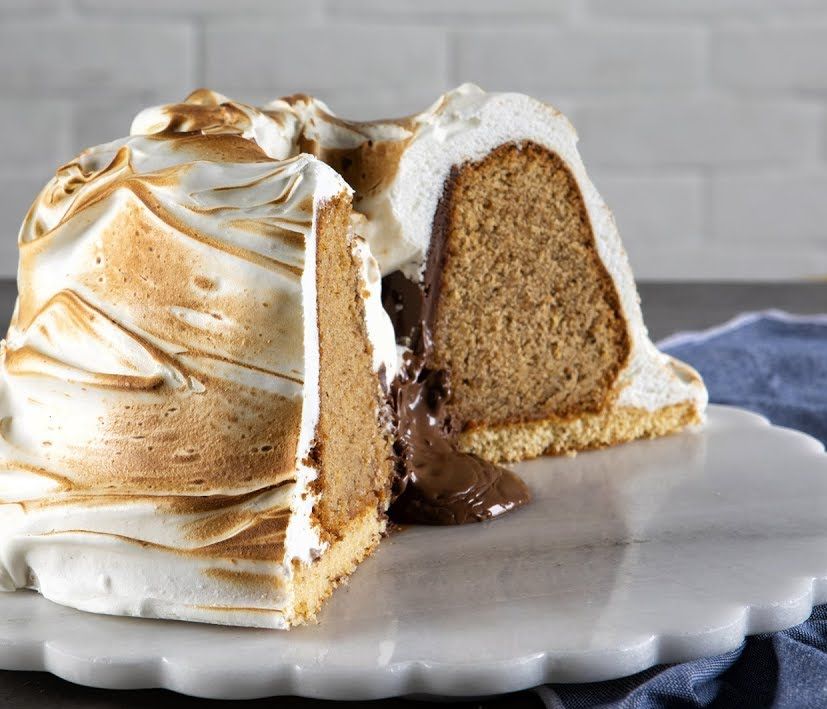Cake Alaska: Αυτό το γλυκό θα γίνει το αγαπημένο σου για αυτά τα Χριστούγεννα