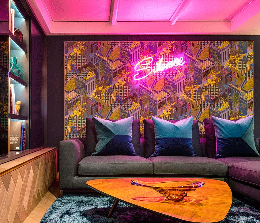 Neon light Decoration: Γιατί καθεμία θα ήθελε μία φωτεινή επιγραφή στο σπίτι της