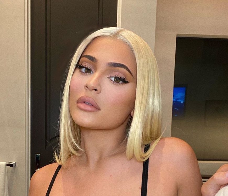 Μέσα σε λίγες μέρες η Kylie Jenner άλλαξε πάλι χρώμα στα μαλλιά