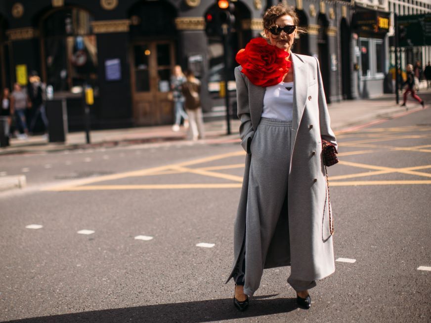 Το street style ανέδειξε το νέο basic χρώμα της σεζόν- Και δεν είναι το μαύρο