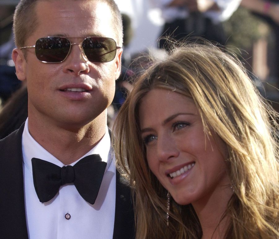 Ο Brad Pitt πήγε στο πάρτι γενεθλίων της Jennifer Aniston κι εμείς «ουρλιάζουμε»