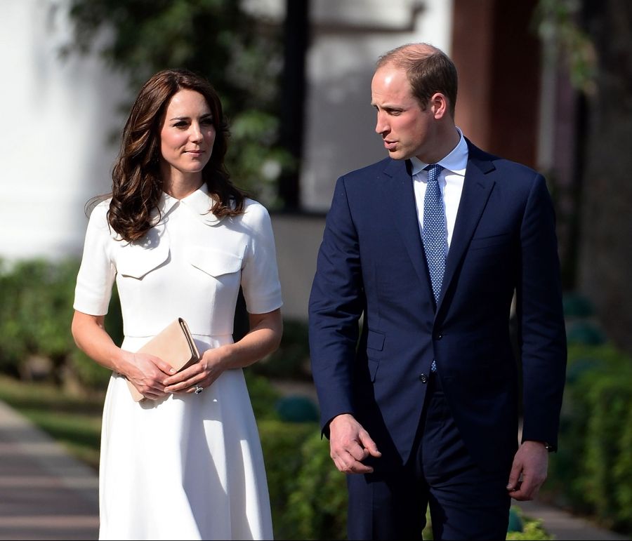 Για πρώτη φορά, όλα τα παιδιά των Cambridges περπατούν στο κόκκινο χαλί