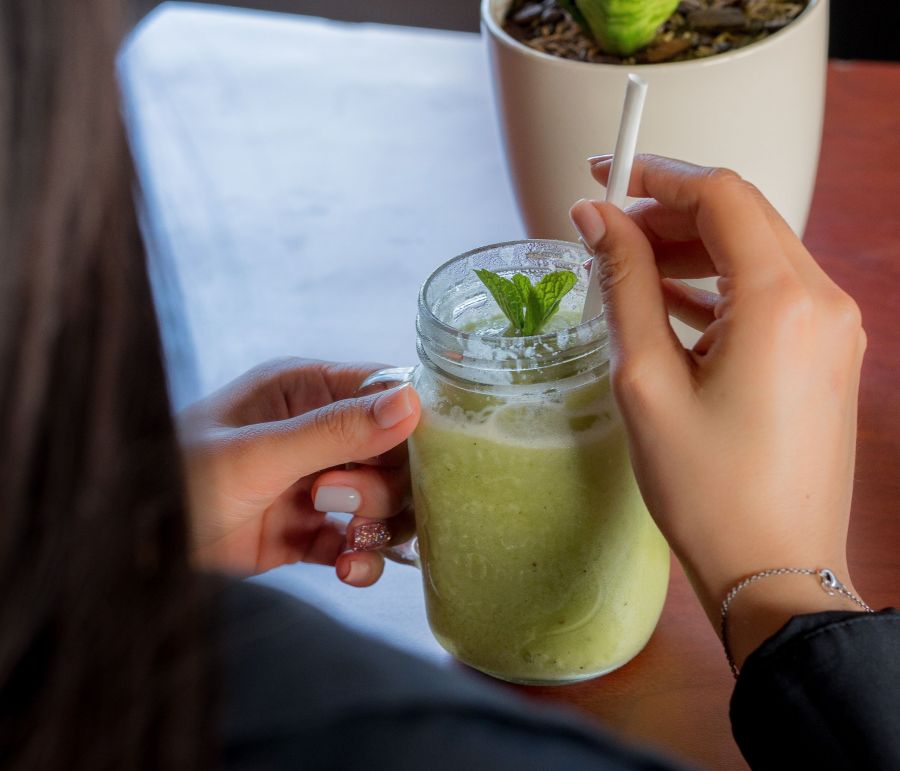 3 detox smoothies για να φας με άνεση τα Χριστούγεννα