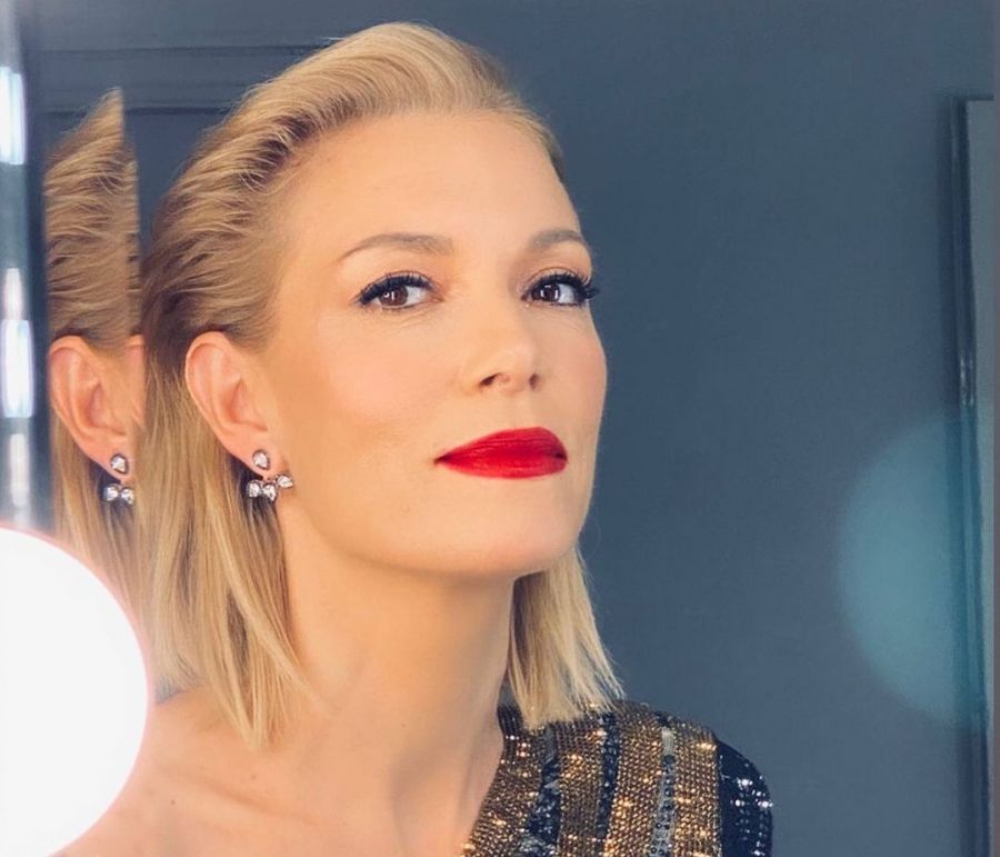 MadWalk 2020: Όλες οι λεπτομέρειες για τo beauty look της Βίκυς Καγιά στην έναρξη του show
