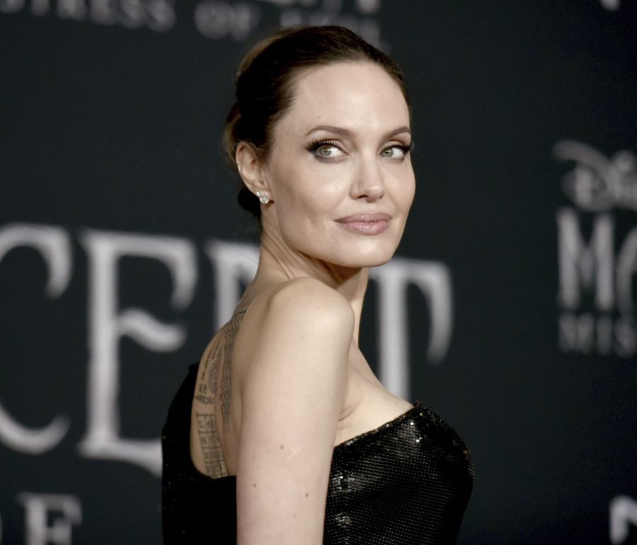 Η κόρη της Angelina Jolie μεγάλωσε και σχεδόν έφτασε τη μαμά της