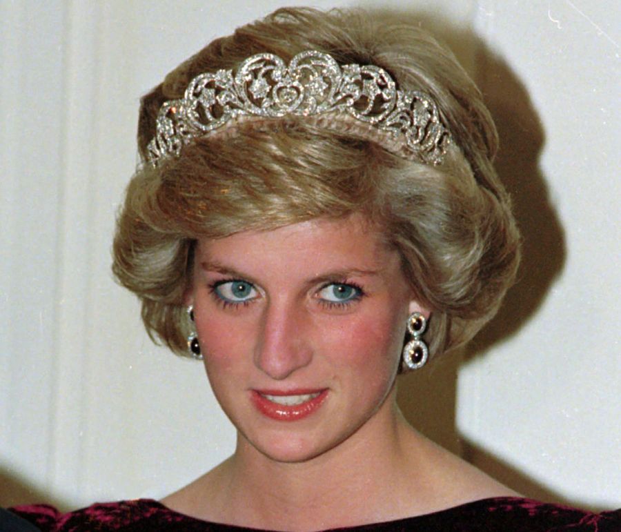 Ο λόγος που το «ανεκτίμητο» κειμήλιο της Diana πηγαίνει στη Charlotte και όχι στη Lilibet