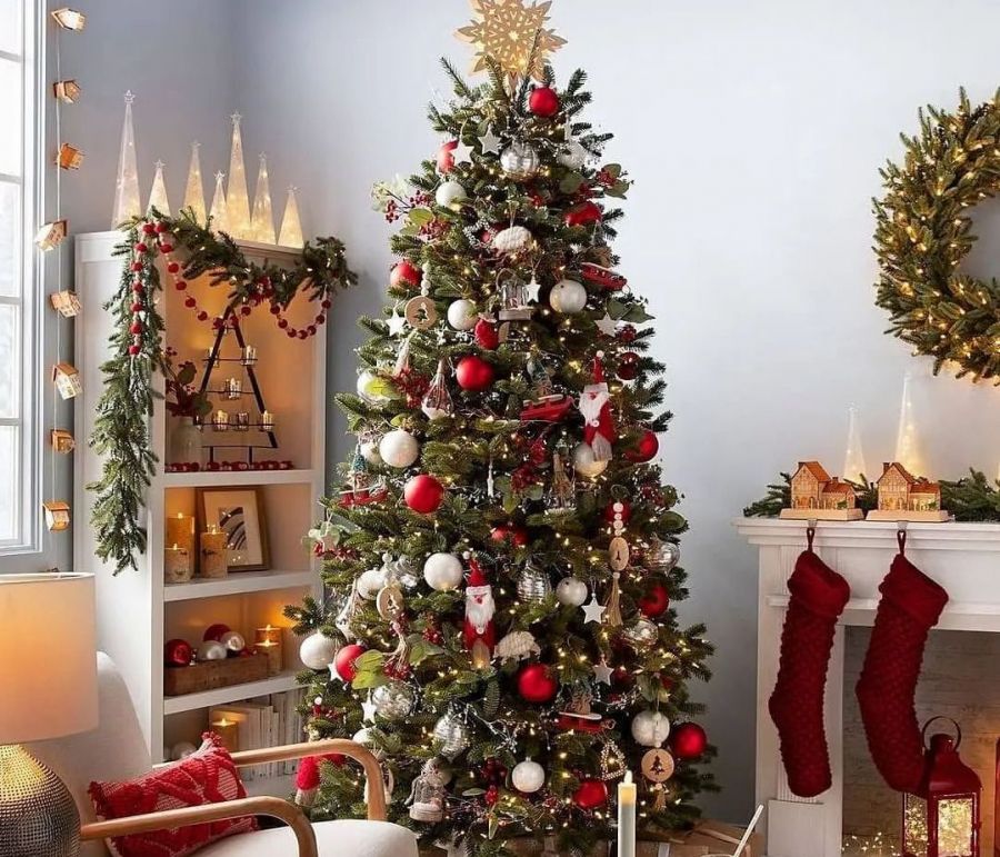 Christmas trends 2021: 4 στυλ για να κάνεις το χριστουγεννιάτικο δέντρο σου να ξεχωρίζει