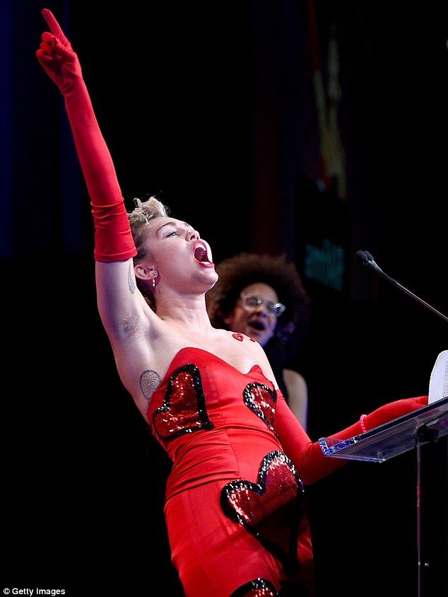 29AF670B00000578-3127333-Revving up the crowd Miley was clearly very passionate about wha-m-13 1434553716467 5743b