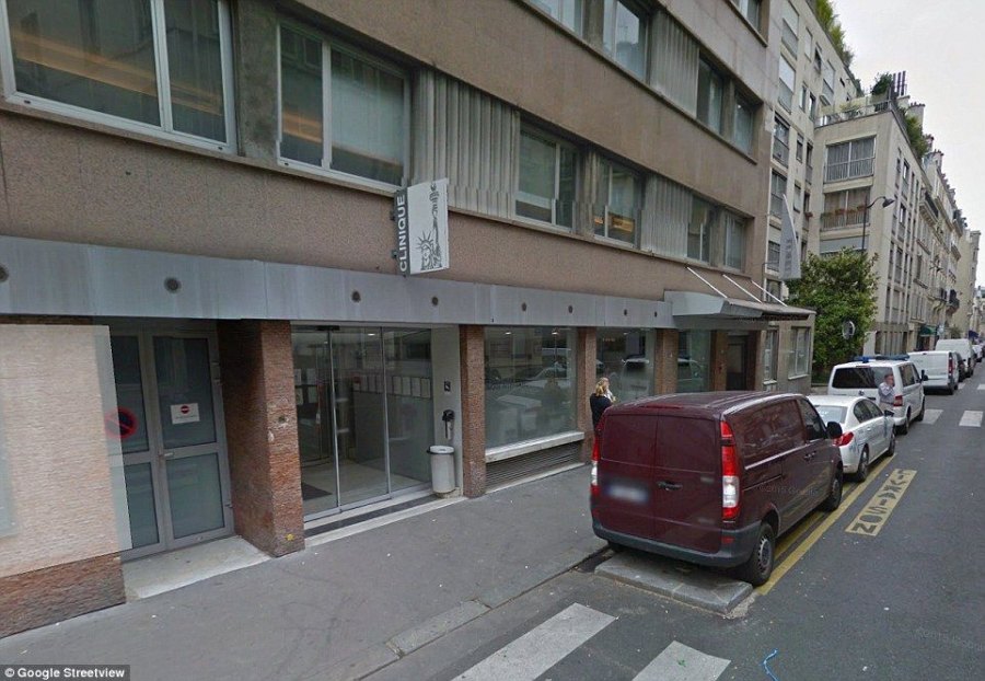 2AEF780000000578-3179559-Under the knife Above the Clinique du Parc Monceau in Paris wher-a-13 1438256615874 d2664