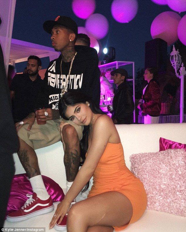 360F706100000578 3680190 Loved up Later Kylie posted a photo to Instagram showing the bea a 9 1467963757448 af5fe