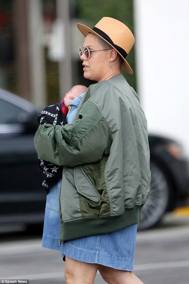 3BE5E9B000000578 4095542 Grunge style Jameson who arrived into the world on December 26 w a 2 1483728019648