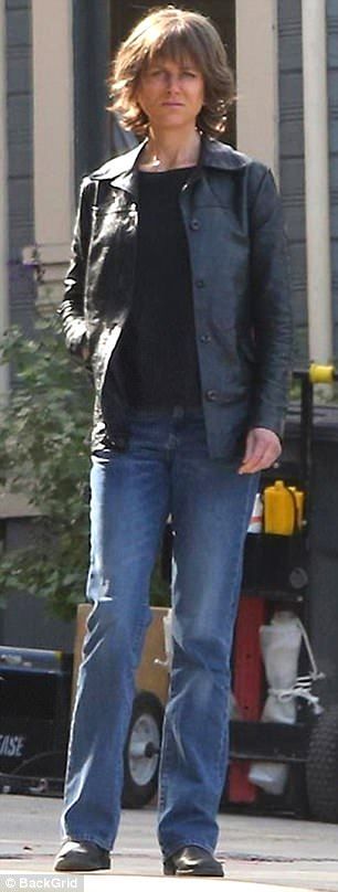 473B2EA800000578 5169547 Costumed The Academy Award winning actress who normally shows of a 86 1513075068597
