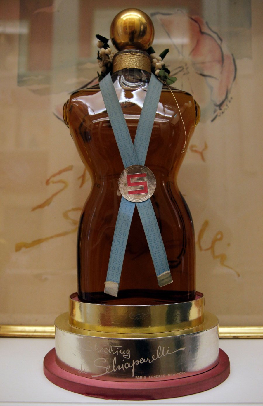Shocking by Schiaparelli 2