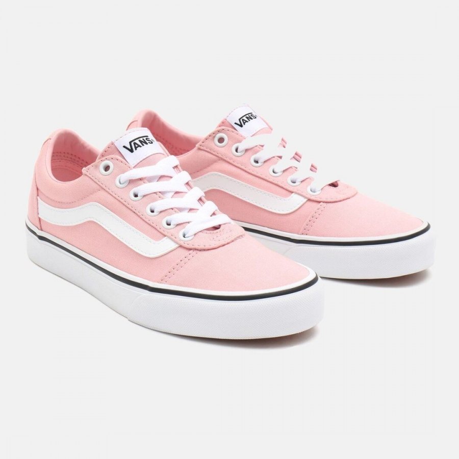 intersport sneakers