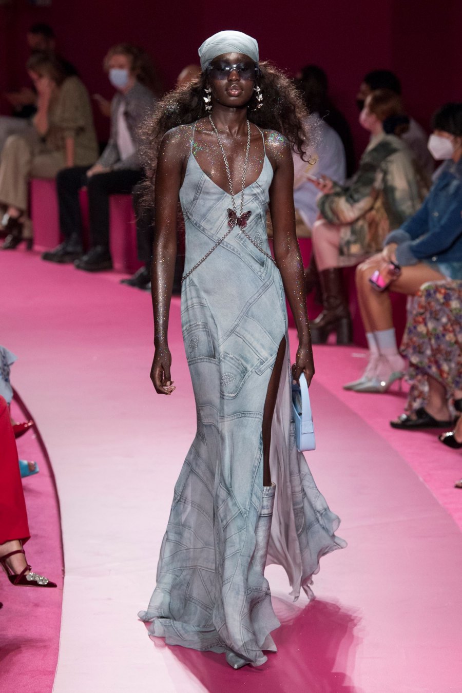 1669826215614-932447504-Blumarine-S22-001.jpg