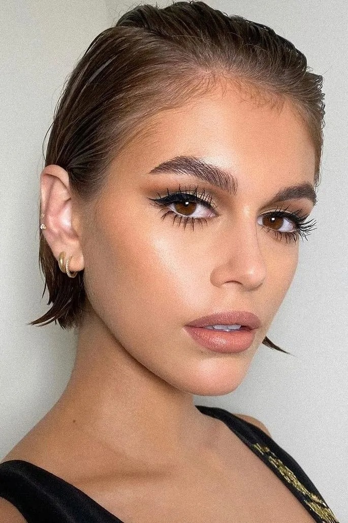 1674039013828-882777508-shower_makeup_tiktok.jpg