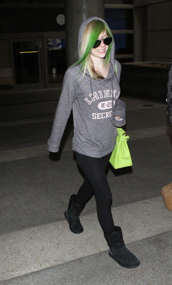 avril_660_x_1092