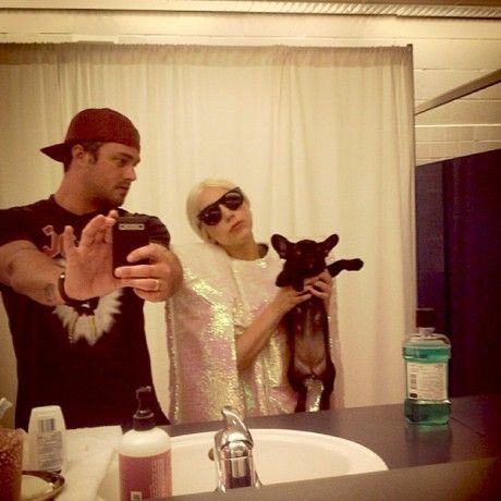 rs 600x600-140507134424-600.Lady-Gag-Taylor-Kinney-Instagram-Puppy.jl.050714