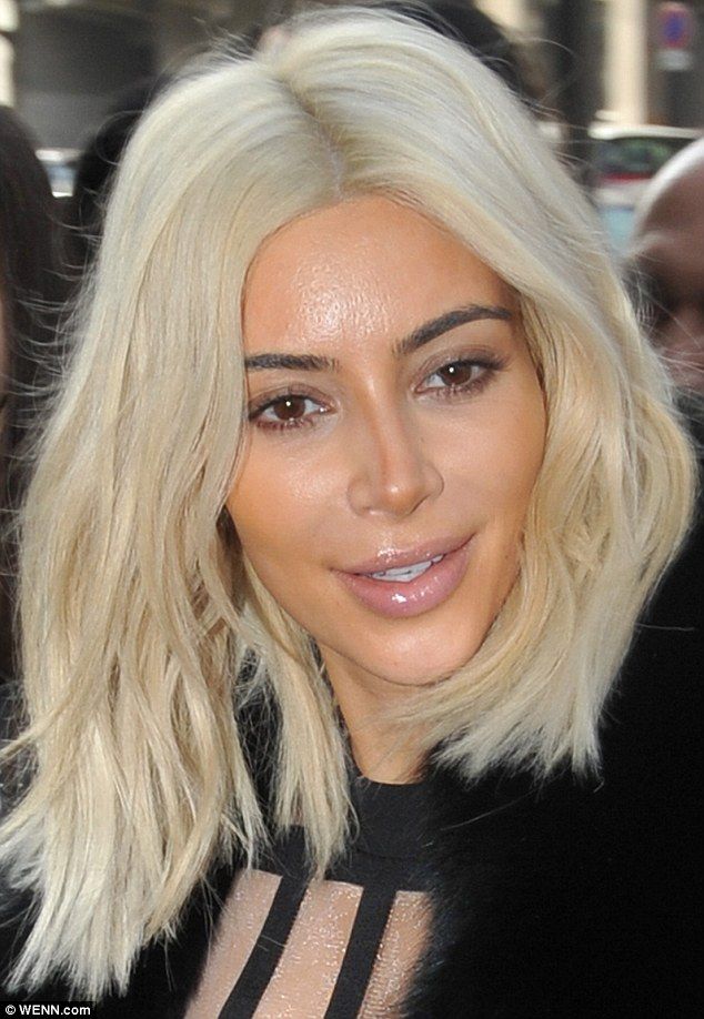 2671351E00000578-2985326-Coutour gone wrong Kim Kardashian had a rare makeup fail when a -a-17 1425836915682 883f6