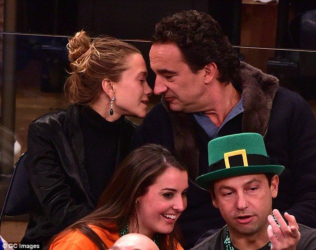26C291FB00000578-3000317-Loved up Mary Kate Olsen and her rumoured husband Olivier Sarkoz-m-3 1426670896279 f3b62