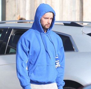 26D817F800000578-3004517-Down in the dumps Miley Cyrus boyfriend Patrick Schwarzenegger p-a-1 1426875528242 ee9f0