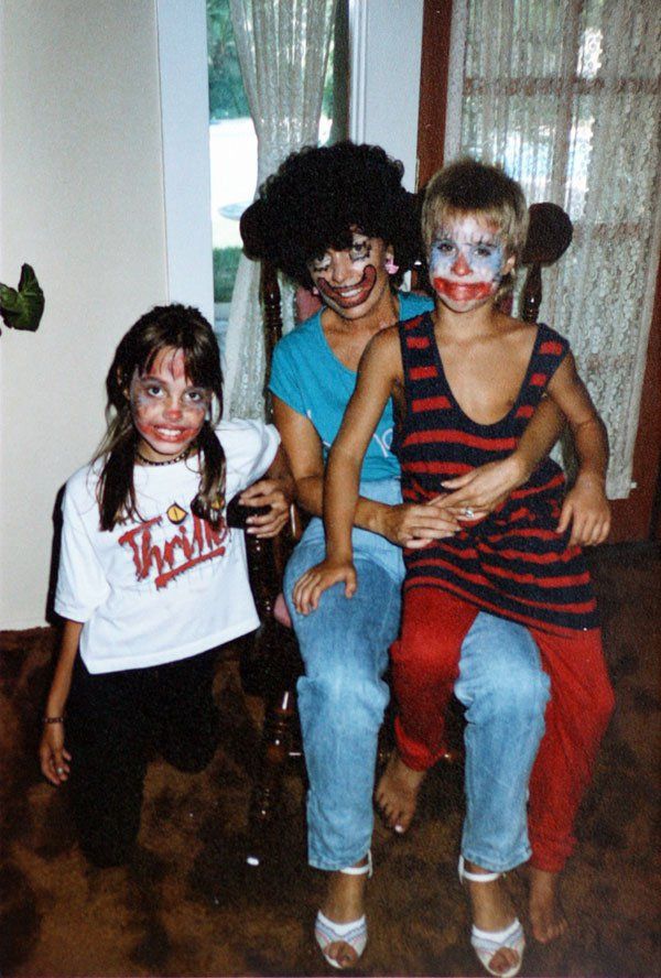 angelina-jolie-childhood-photos-clown-makeup-james-haven-6 0c264