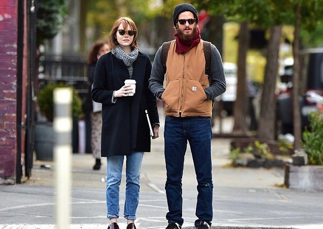 275B3B9000000578-3029685-Hollywood couple Emma and Andrew shown last October in the Big A-a-1 1428453609195 57c44
