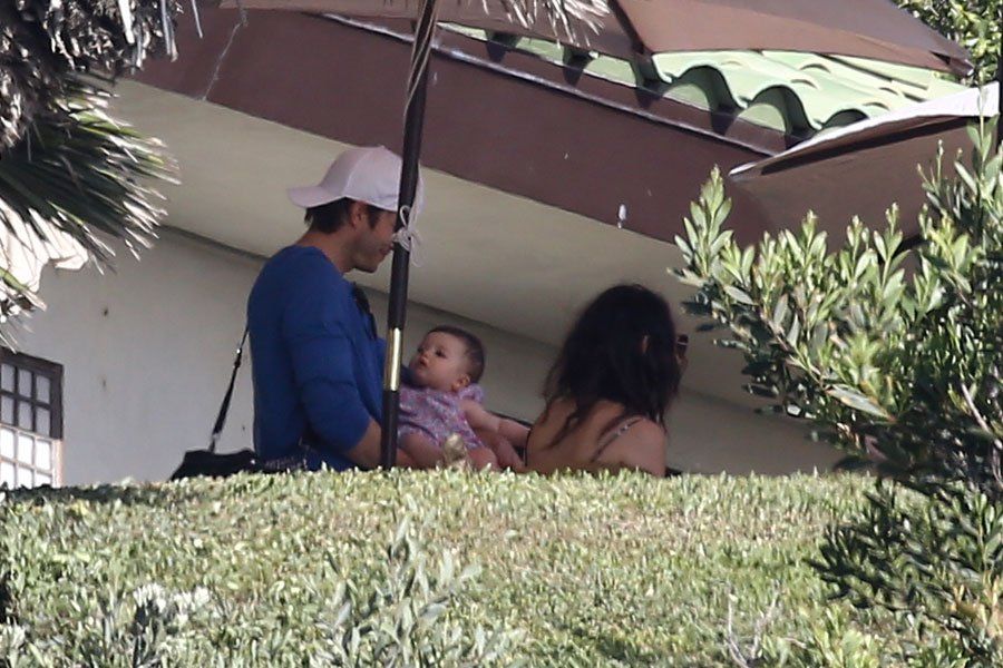 ashton-kutcher-son-wyatt-photos-05 8e32e