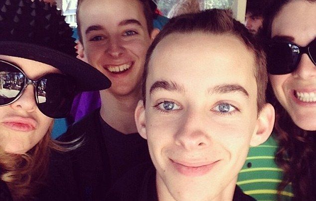 27ECFDBB00000578-3053291-Madylin posted a photo of herself with her two brothers last yea-m-65 1429841727105 4168a
