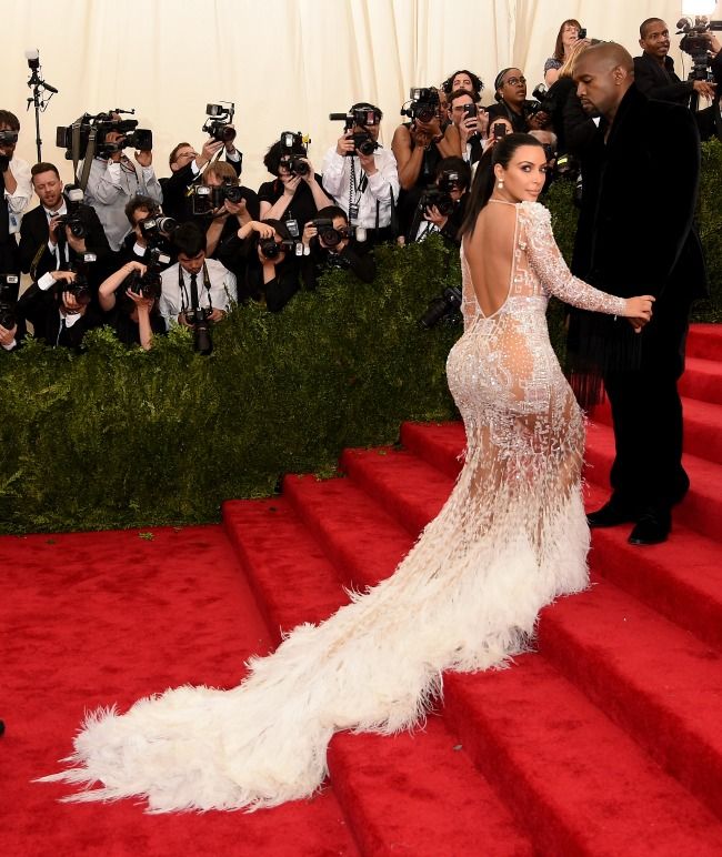 kim-kardashian-kanye-west-met-gala-2015-2 40f04