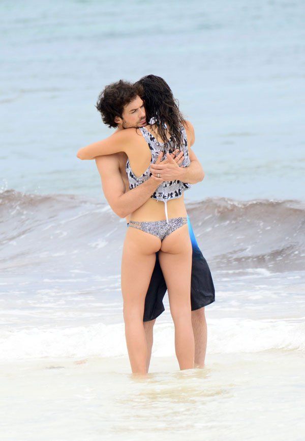 nikki-reed-bikini-butt-ian-somerhalder-honeymoon-03 586f6