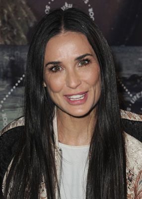demi-moore-plastic-surgery-face-001 92f68