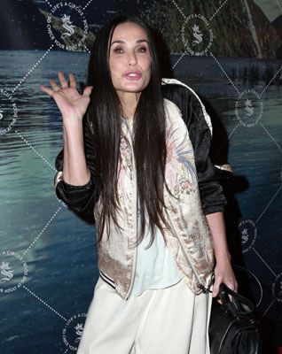demi-moore-plastic-surgery-face-002 882fe
