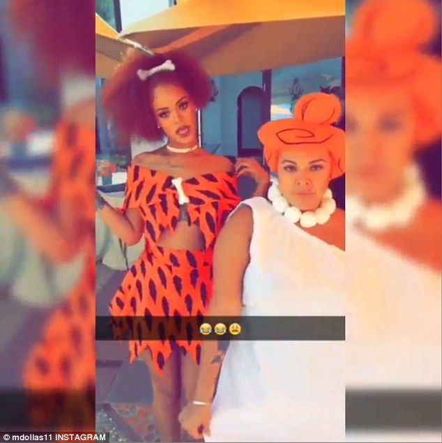 2974798000000578-3115902-Getting in character Rihanna called herself Thotty Pebbles as sh-a-3 1433795290377 d2ea3