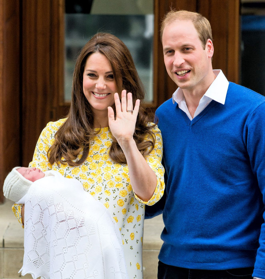 1430748712 kate-middleton-prince-william-charlotte-zoom cd81d