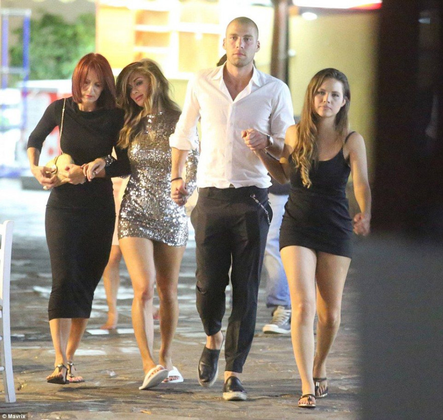 2A174F9700000578-3143615-To the rescue Footballer Pajtim Kasami appeared to have full con-m-42 1435612800779 e7394