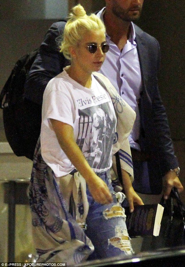 2A3FDA4C00000578-3150167-Doing it her way Lady Gaga ditched the high stakes ensembles for-a-26 1436119541005 a5877