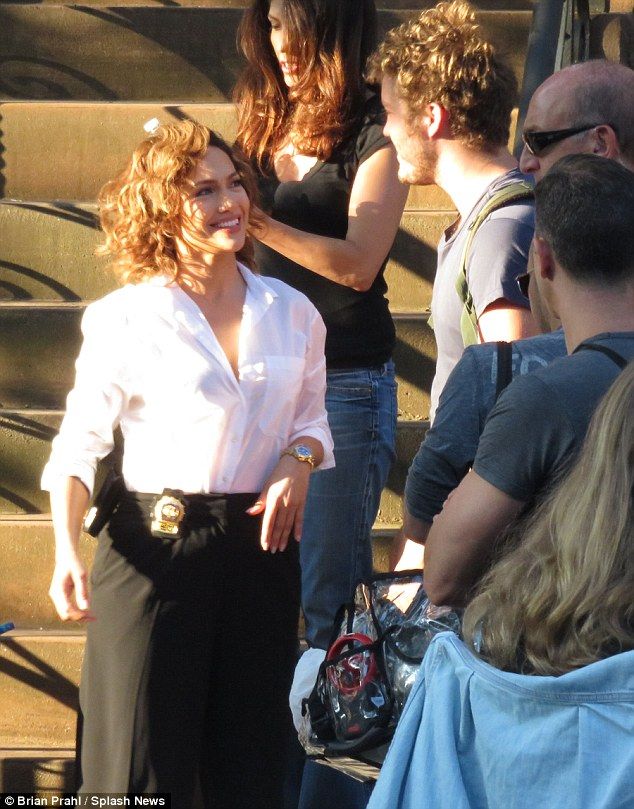 2AA0656E00000578-3165549-Who s that guy Jennifer Lopez lit up when a hunky mystery man ca-m-32 1437151235730 2f71c