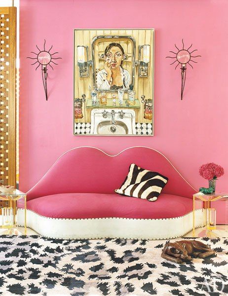item7.rendition.slideshowVertical.diane-von-furstenburg-new-york-apartment-08-living-area-pink 7a3bd
