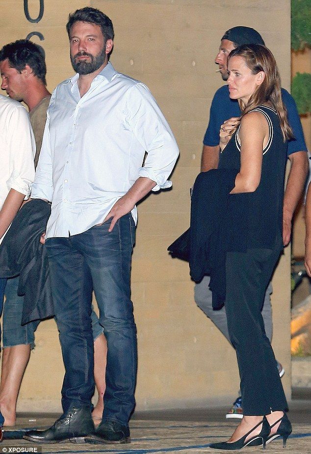 2CA1C15F00000578-3245251-Amicable exes Ben Affleck and Jennifer Garner had dinner togethe-a-19 1442952215631 8db17